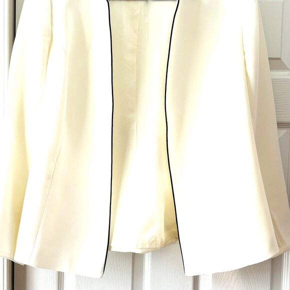Jones New York Women's Blazer (16W), Lined, Creamy-White, Long Sleeves Exc Cond. - Picture 3 of 11